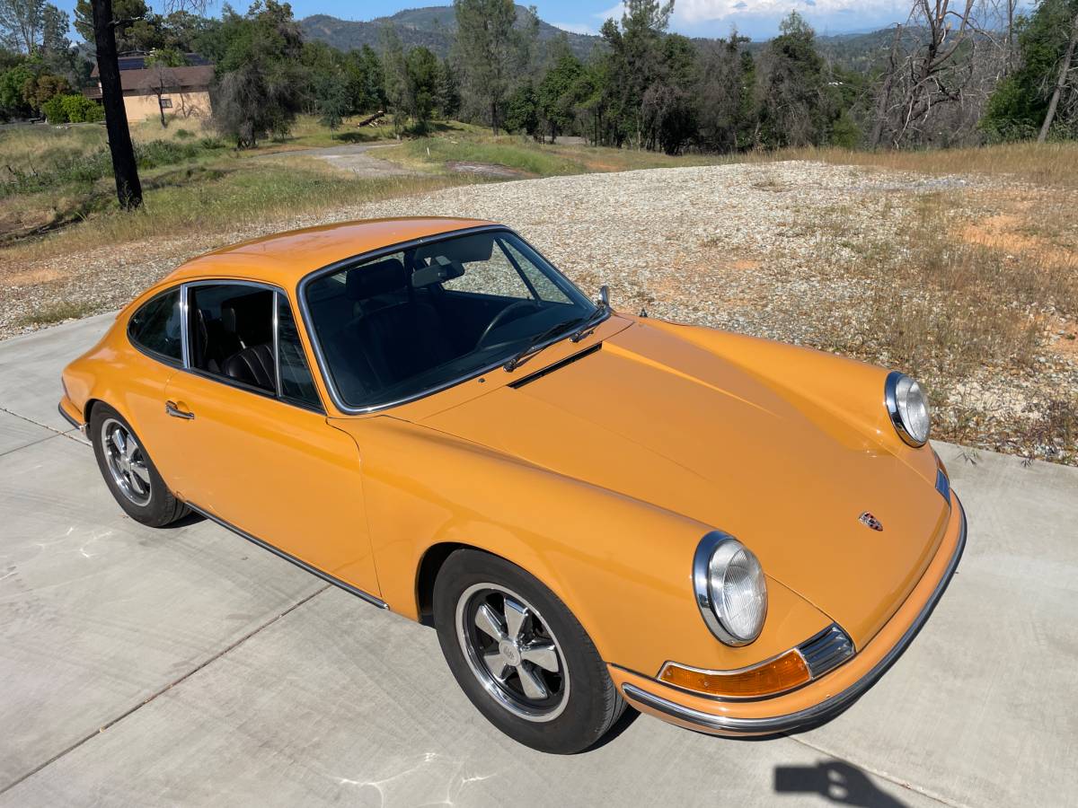Porsche-912-coupe-1969-custom-3