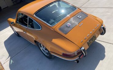 Porsche-912-coupe-1969-custom-4