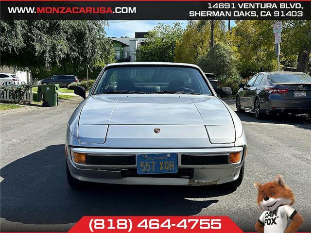 Porsche-924-1978-Coupe-12