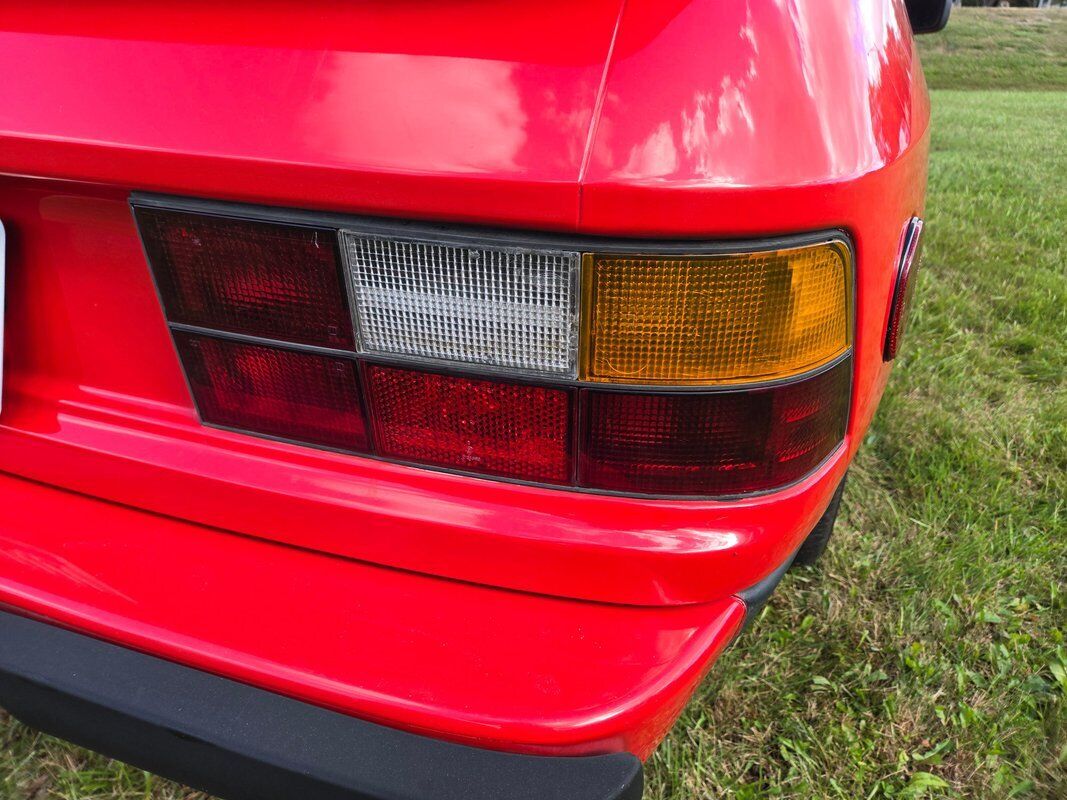 Porsche-924-1987-12