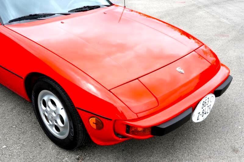 Porsche-924-1987-Coupe-17