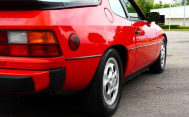 Porsche-924-1987-Coupe-21