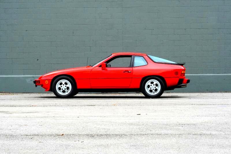 Porsche-924-1987-Coupe-23