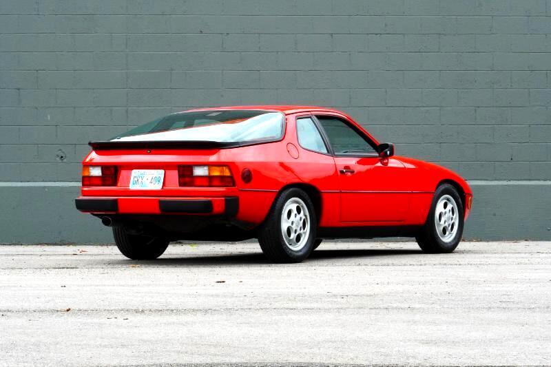 Porsche-924-1987-Coupe-26