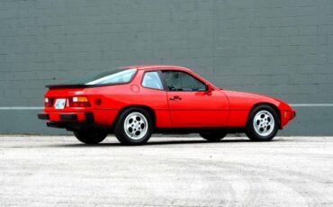 Porsche-924-1987-Coupe-28
