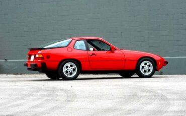 Porsche-924-1987-Coupe-29