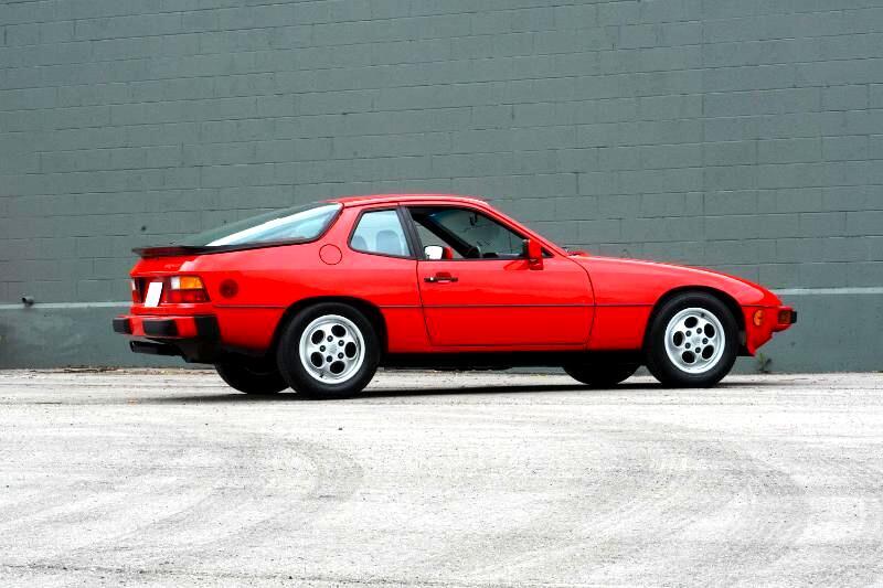 Porsche-924-1987-Coupe-29