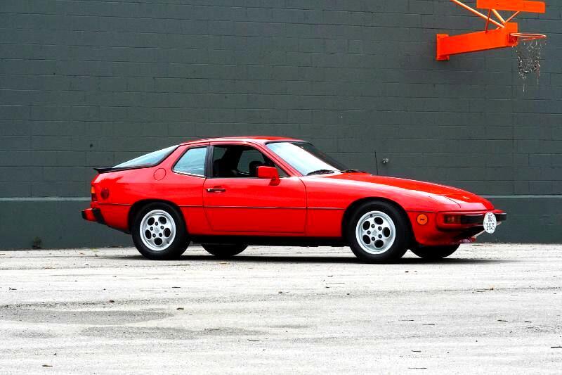 Porsche-924-1987-Coupe-3