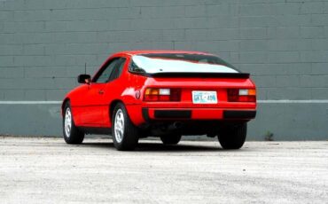 Porsche-924-1987-Coupe-30