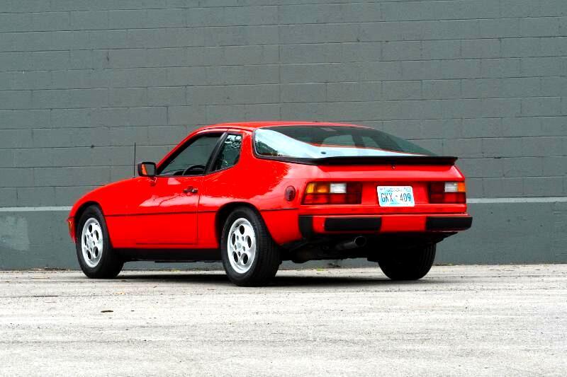 Porsche-924-1987-Coupe-31