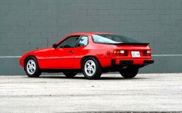 Porsche-924-1987-Coupe-32