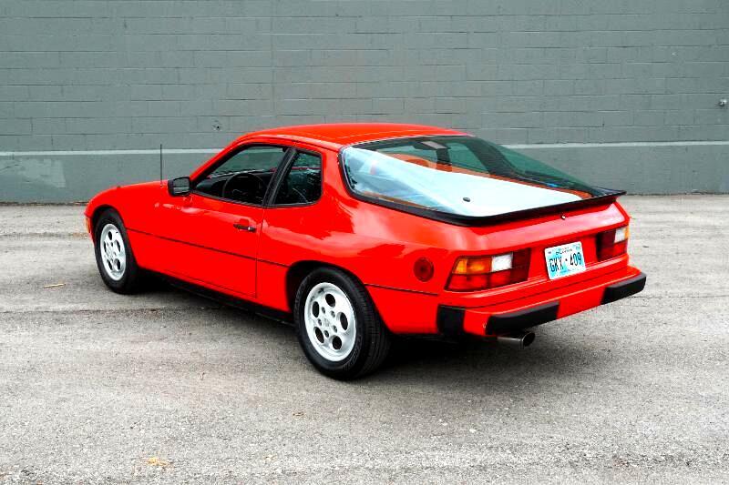 Porsche-924-1987-Coupe-35
