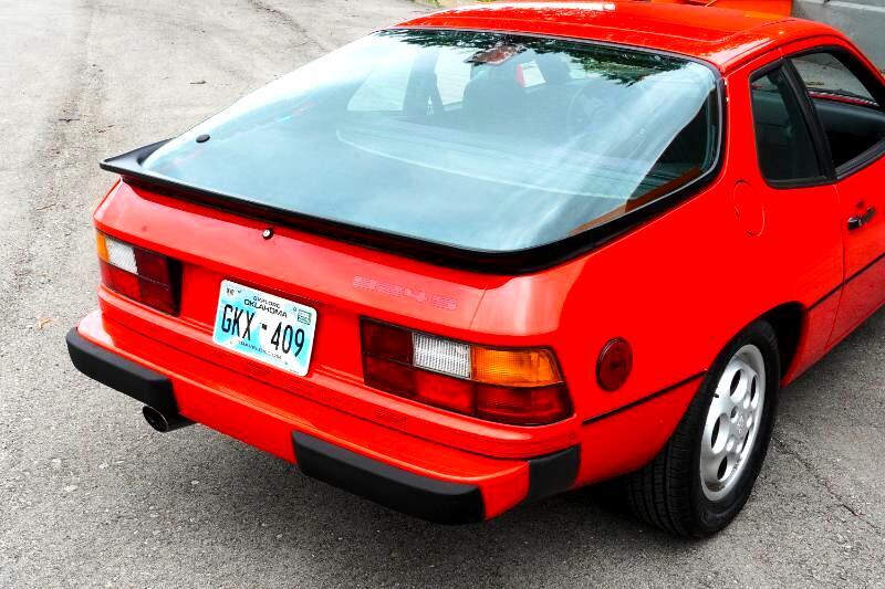 Porsche-924-1987-Coupe-38