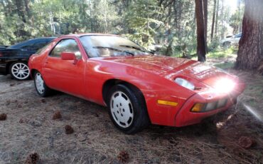 Porsche-928-1979-Coupe-2