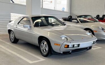 Porsche-928-1980-silver-2