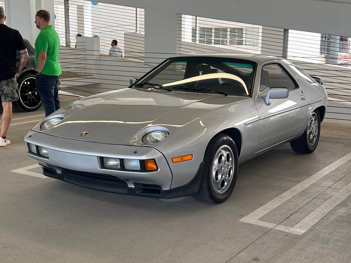 Porsche-928-1980-silver-20