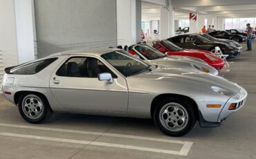 Porsche-928-1980-silver-3