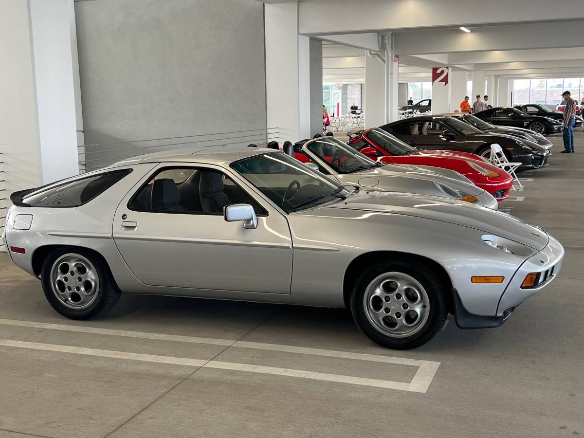 Porsche-928-1980-silver-3