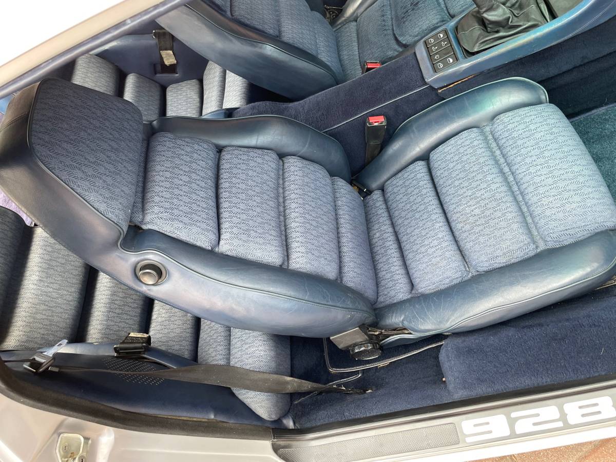 Porsche-928-1980-silver-9