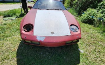 Porsche-928-1983-Coupe-1