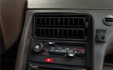 Porsche-928-1983-Coupe-17