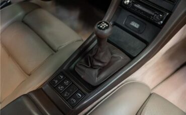 Porsche-928-1983-Coupe-19