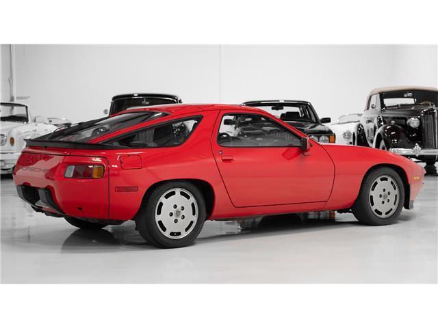 Porsche-928-1983-Coupe-4
