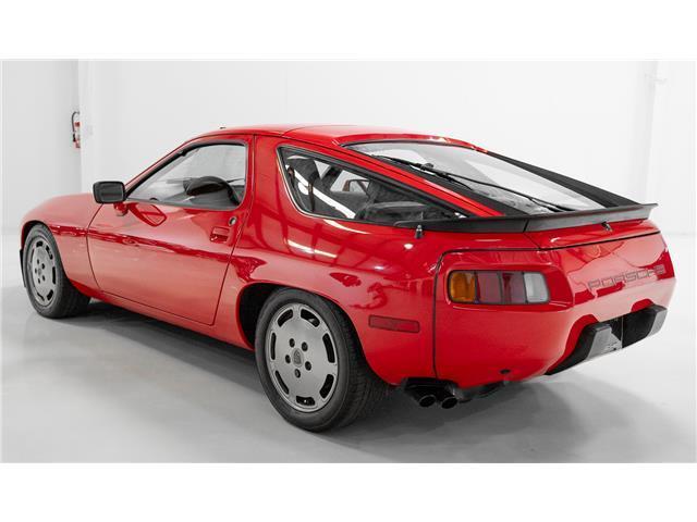 Porsche-928-1983-Coupe-7