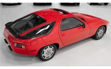 Porsche-928-1983-Coupe-9