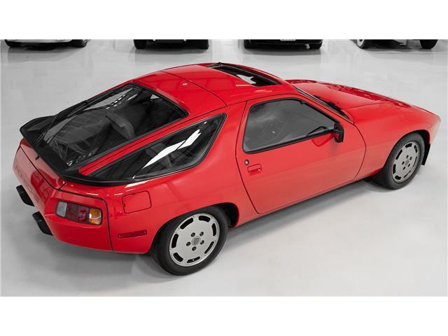 Porsche-928-1983-Coupe-9