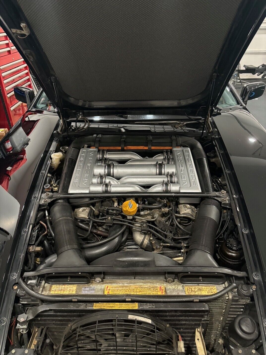 Porsche-928-1985-Coupe-24