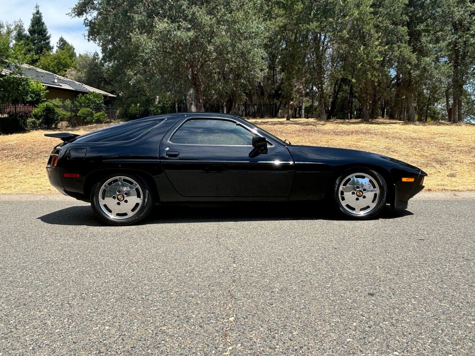 Porsche-928-1985-Coupe-3