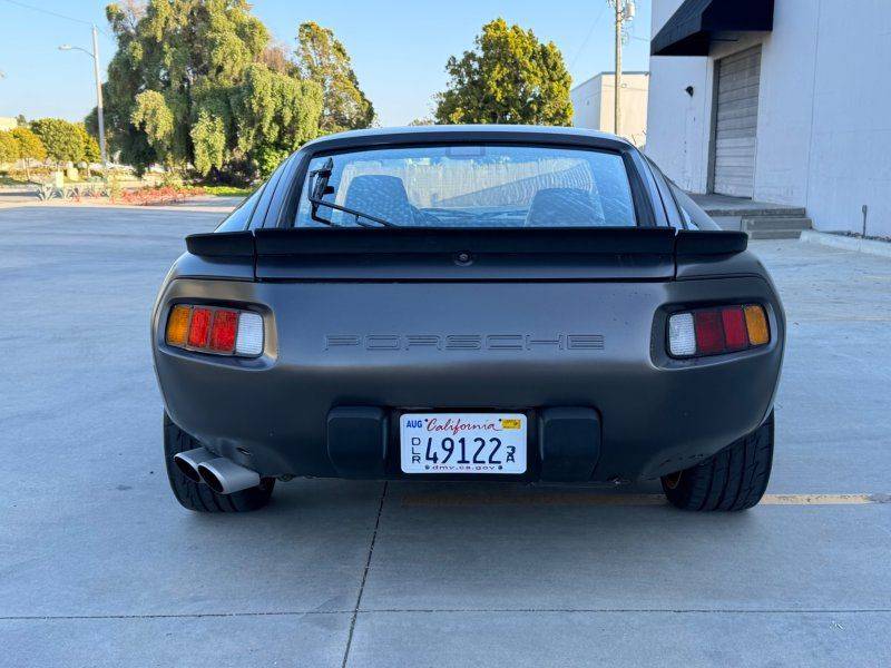 Porsche-928-1986-grey-11