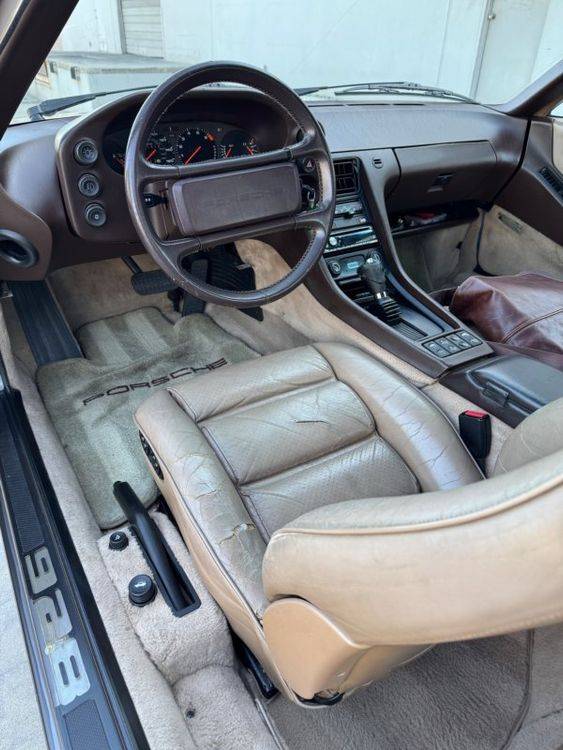 Porsche-928-1986-grey-13