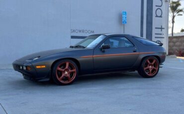 Porsche-928-1986-grey-2