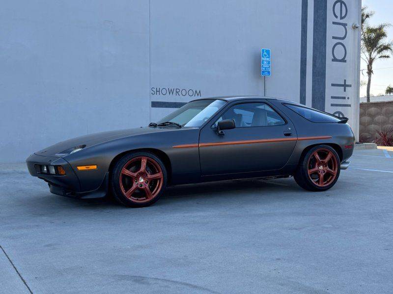 Porsche-928-1986-grey-2