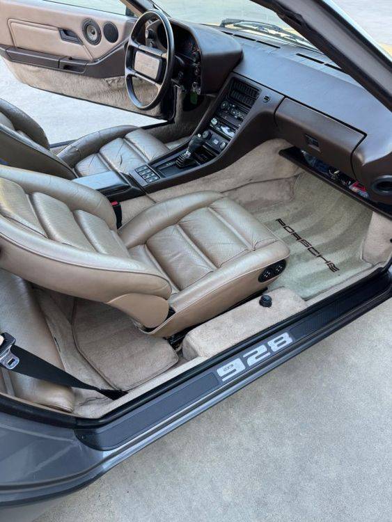 Porsche-928-1986-grey-21