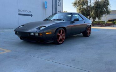 Porsche-928-1986-grey-3