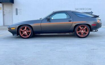 Porsche-928-1986-grey
