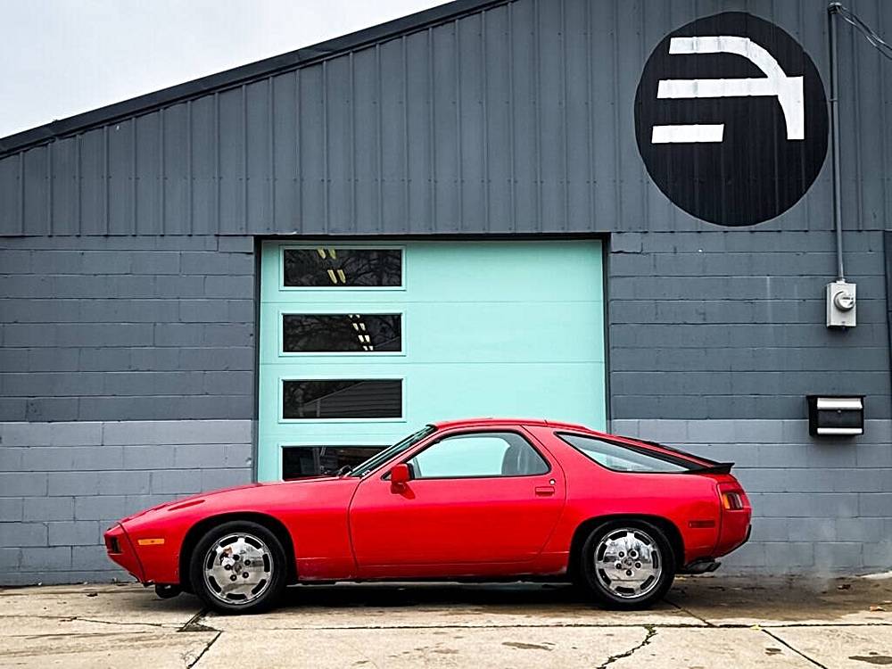 Porsche-928-1986-red-16