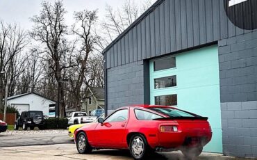 Porsche-928-1986-red-17