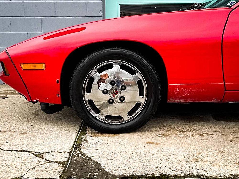 Porsche-928-1986-red-18