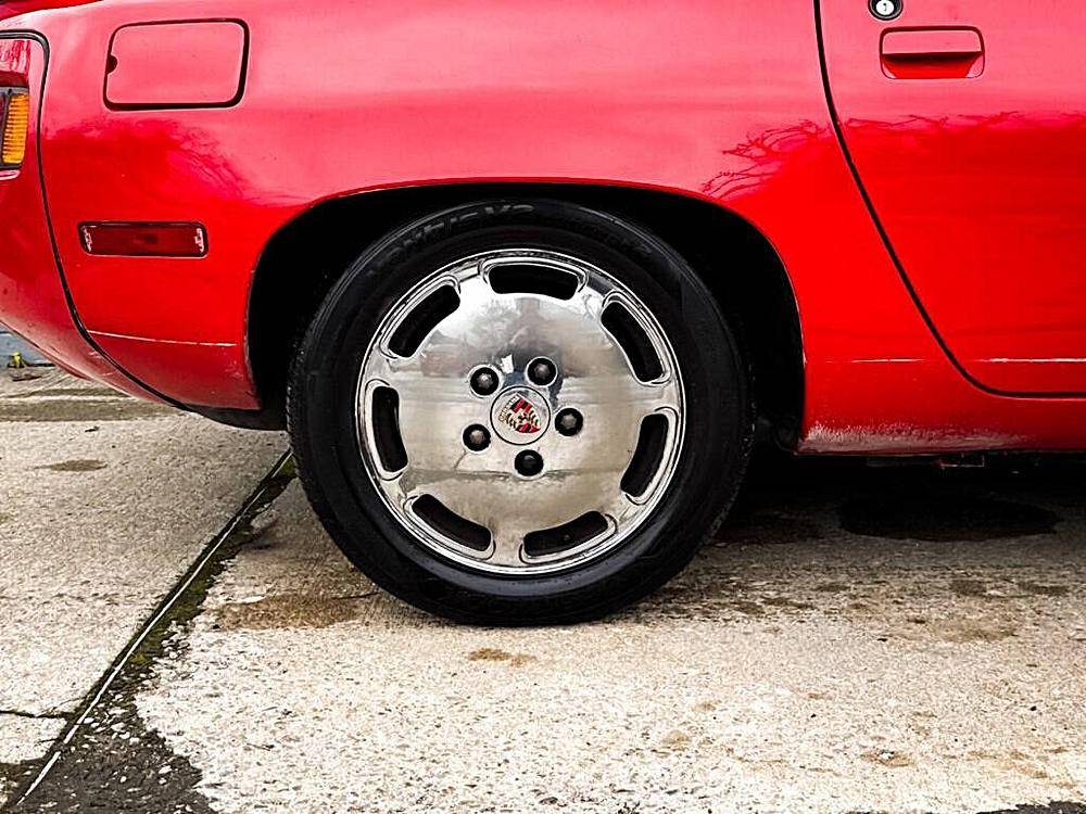 Porsche-928-1986-red-2