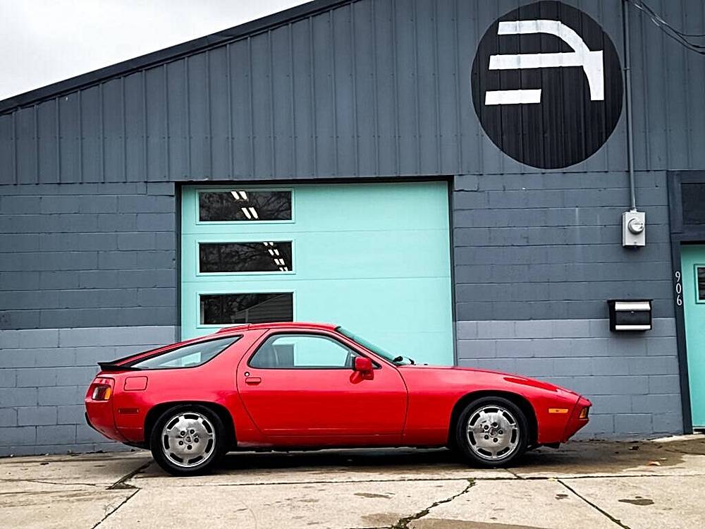 Porsche-928-1986-red-22