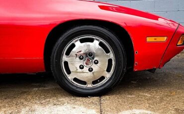 Porsche-928-1986-red-3