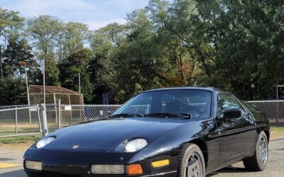 Porsche 928  1989 black