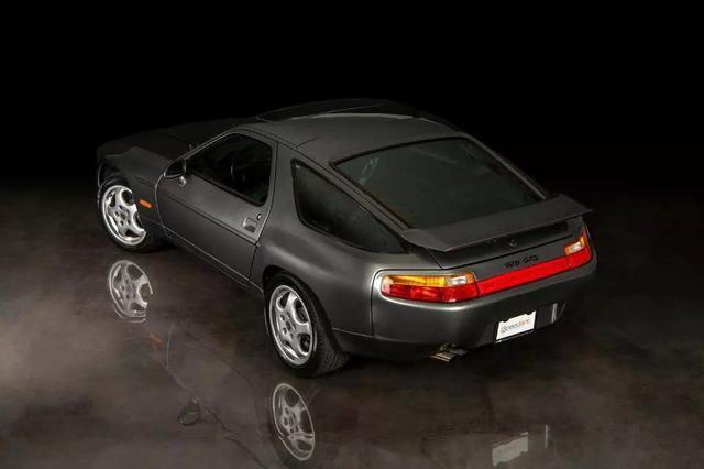 Porsche-928-1993-Coupe-3
