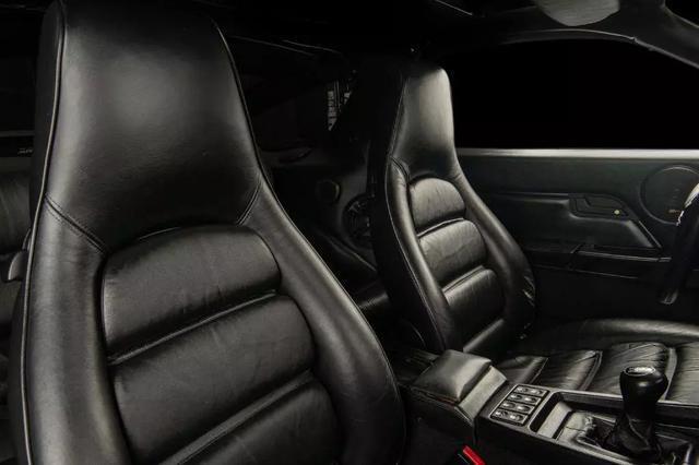 Porsche-928-1993-Coupe-8