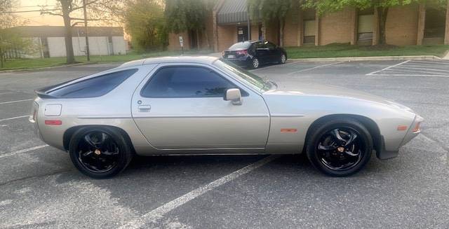 Porsche-928s-1983-silver-1