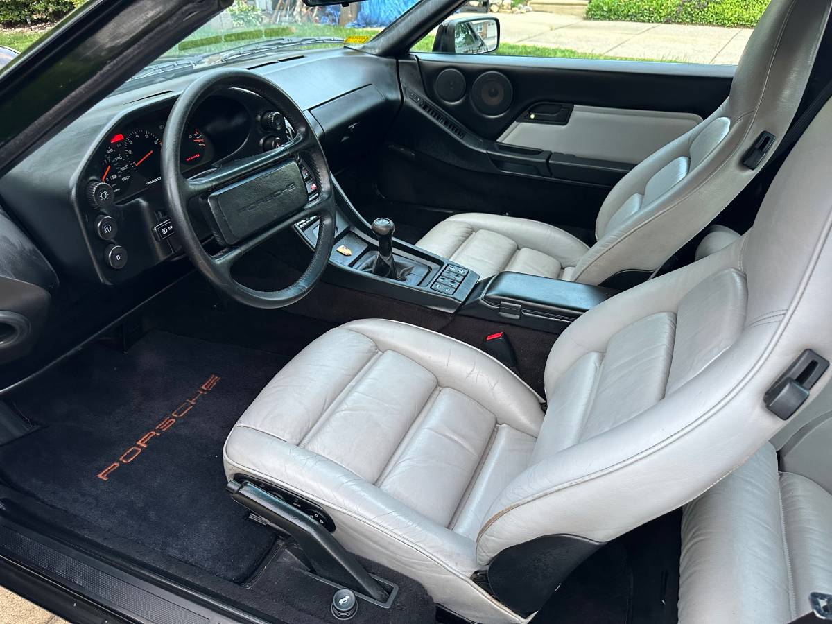Porsche-928s4-1988-black-13